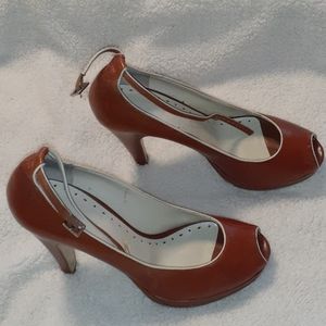 BCBGirls pumps